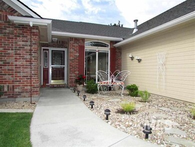 925 Muirfield Ln, Nampa, ID 83686 - photo 2