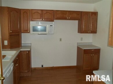 4617 Fillmore Ct, Davenport, IA 52806 - photo 6