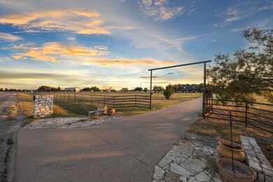 1900 Teller Bell Ct, Granbury, TX 76049 - photo 4