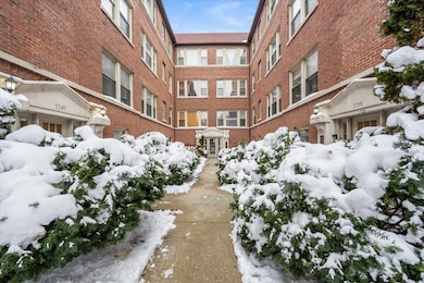 5741 N Ridge Ave unit 1, Chicago, IL 60660 - photo 2