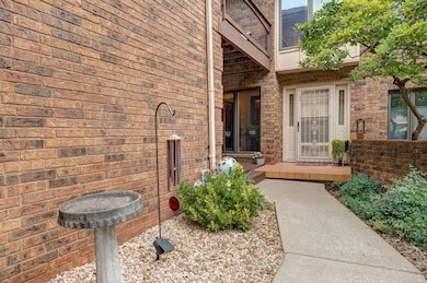 3141 E Raynell St unit F, Springfield, MO 65804 - photo 3