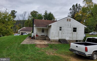 109 Lost Ln, Reading, PA 19607 - photo 2