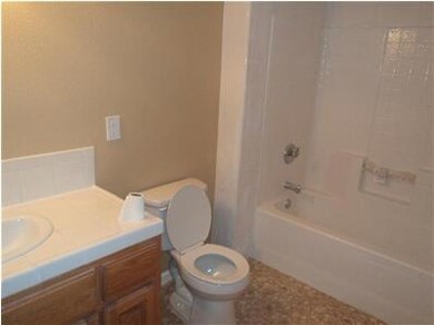 1226 14th St, Wasco, CA 93280 - photo 3