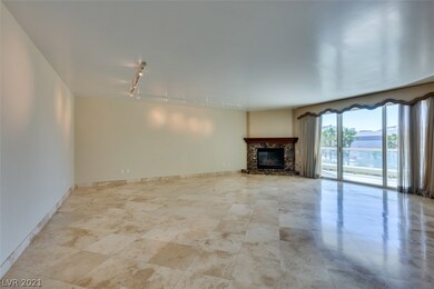 Spacious living room with fireplace