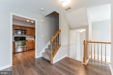 19950 Gateshead Cir, Germantown, MD 20876 - photo 3