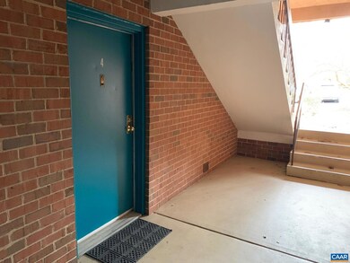 111 Turtle Creek Rd unit 4, Charlottesville, VA 22901 - photo 2