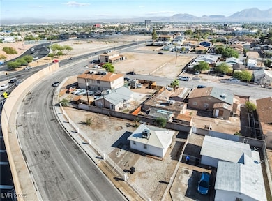 1922 Goldfield St, North Las Vegas, NV 89030 - photo 4