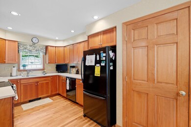 19 Spruce St, Tilton, NH 03276 - photo 4