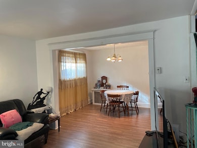 206 Heather Rd, Upper Darby, PA 19082 - photo 5