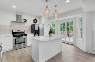 2255 Mariners Ferry - Kitchen