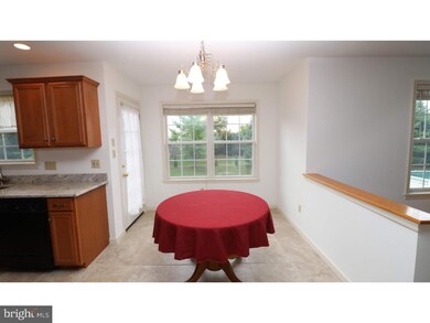 2701 Halleck Dr, Whitehall, PA 18052 - photo 6