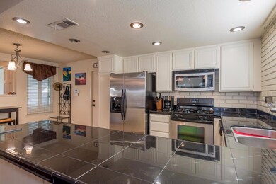 3779 N Fordham Ave, Fresno, CA 93727 - photo 7