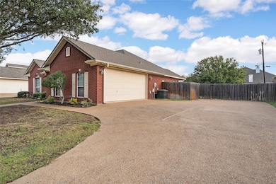 1112 S Haven, Hewitt, TX 76643 - photo 2