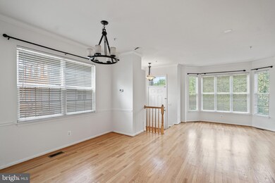 13327 Zachary Taylor Cir, Herndon, VA 20171 - photo 7