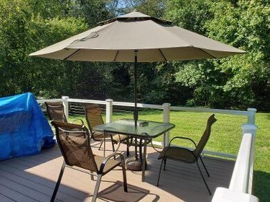 62 Tomahawk Cir, Saunderstown, RI 02874 - photo 7