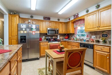 527 Pickering St, Manchester, NH 03104 - photo 4