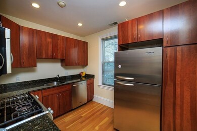 515 Green St unit 6, Cambridge, MA 02139 - photo 3