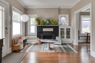 1210 W Maple Living w: Fireplace