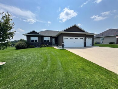 334 Limerick Dr, Jesup, IA 50648 - photo 2