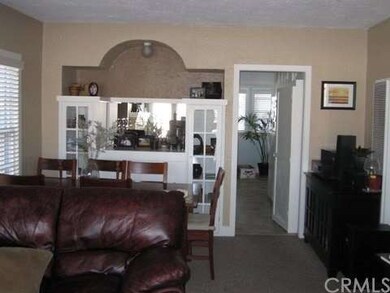 Front Cottage: Living and dining areas