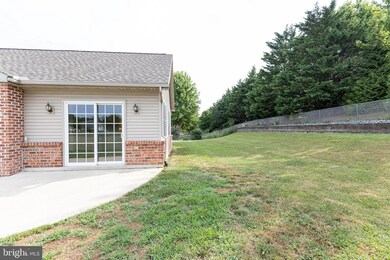 744 Dickeys Dr, Chambersburg, PA 17202 - photo 6