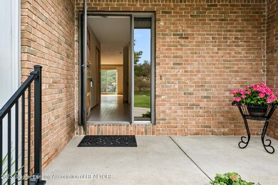 2455 Emerald Lake Dr East Lansing MI-127