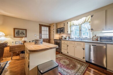 25 Old Manchester Rd, Amherst, NH 03031 - photo 7