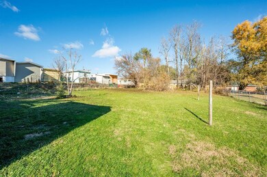 1440 E Glenwood Dr, Des Moines, IA 50320 - photo 4