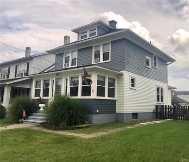 211 Mauch Chunk St, Nazareth, PA 18064 - photo 2