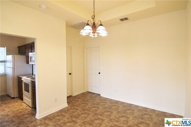 1270 Hillcrest Dr, New Braunfels, TX 78130 - photo 3