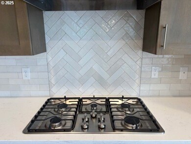 333 W 17th St, Lafayette, OR 97127 - photo 4