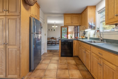 574 Christian St, White River Junction, VT 05001 - photo 3