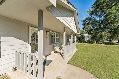 305 NE 5th St, Pryor, OK 74361 - photo 4