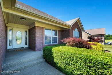 135 Green Wood Dr, Mount Washington, KY 40047 - photo 4