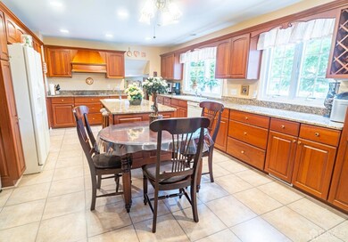 4 Rolling Ct, South Brunswick, NJ 08224 - photo 3