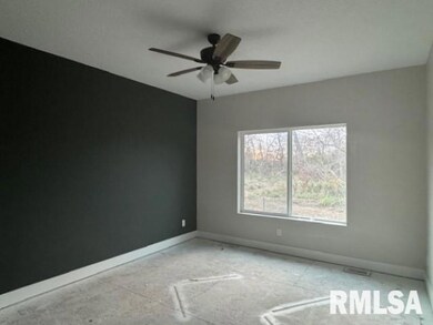4906 Willow Cir, Davenport, IA 52806 - photo 7