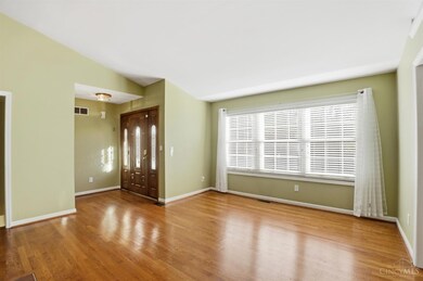 1128 Cottonwood Dr, Loveland, OH 45140 - photo 4