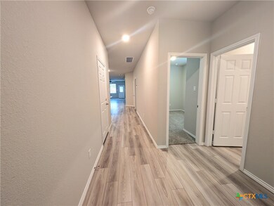 1138 Stone Valley Rd unit B, Temple, TX 76502 - photo 2