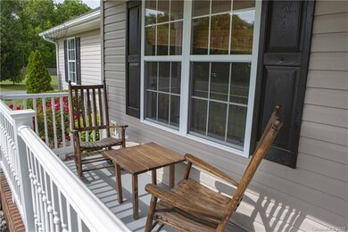 1795 Riverstone Dr, Lincolnton, NC 28092 - photo 4