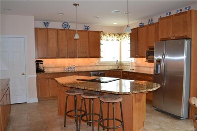 860 Garden Ct, Easton, PA 18040 - photo 4