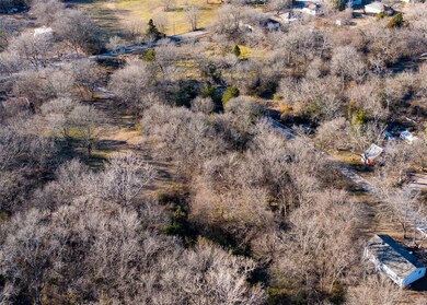 909 Benton St, Bonham, TX 75418 - photo 6