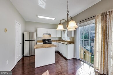 7223 Stover Dr, Alexandria, VA 22306 - photo 6