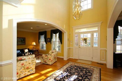 8304 Elm Grove Ct, Vienna, VA 22182 - photo 2