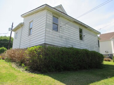 224 Smith St, Dunmore, PA 18512 - photo 3