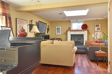 155 Marbury Ave, Pawtucket, RI 02860 - photo 7