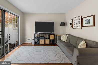 164 Shrewsbury Ct, Pennington, NJ 08534 - photo 5