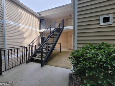 1392 Orchard Park Dr, Stone Mountain, GA 30083 - photo 2