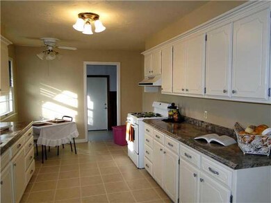 102 E Pulaski St, Shawnee, OK 74804 - photo 4