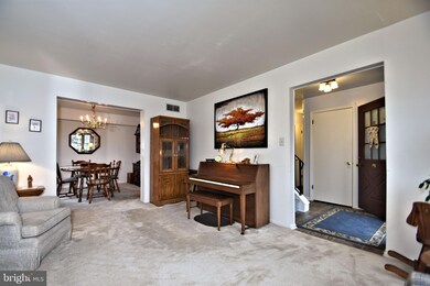 1580 Bromley Dr, Harleysville, PA 19438 - photo 4