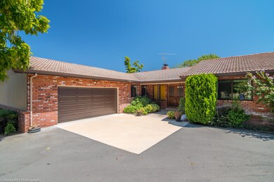 2-Car garage